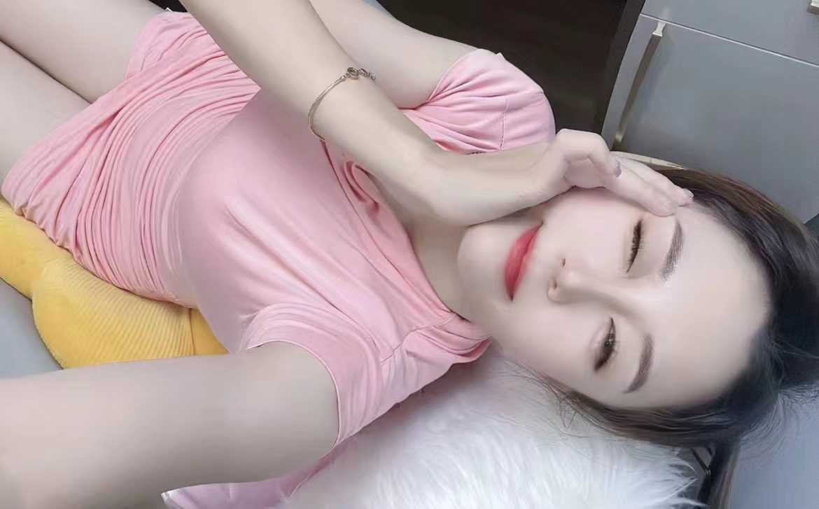 又性感又好看的小姐姐
