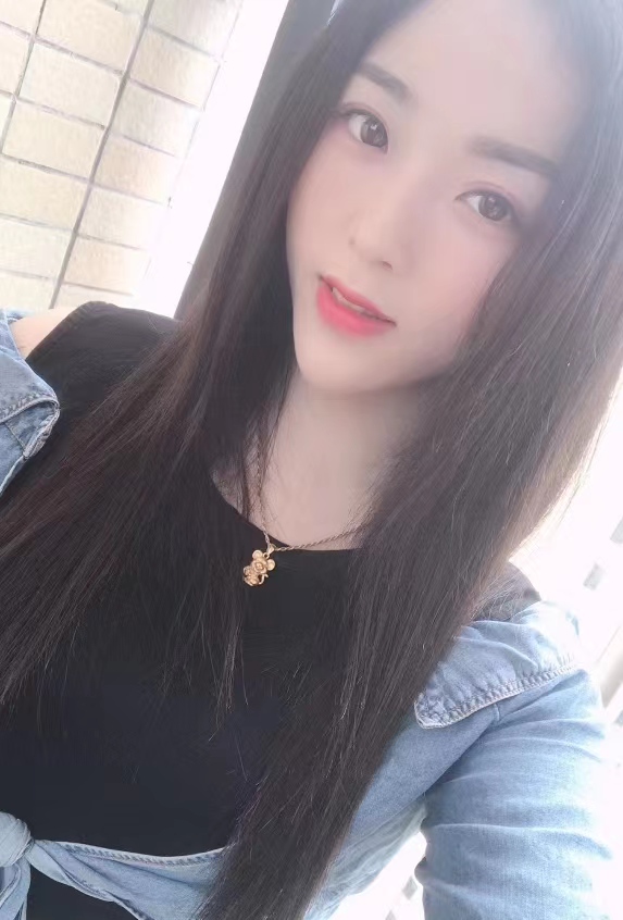 长发花招多的娜娜