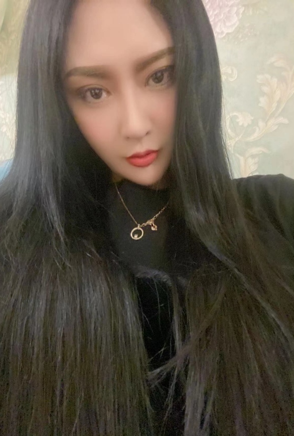 尖草坪区玫瑰女人