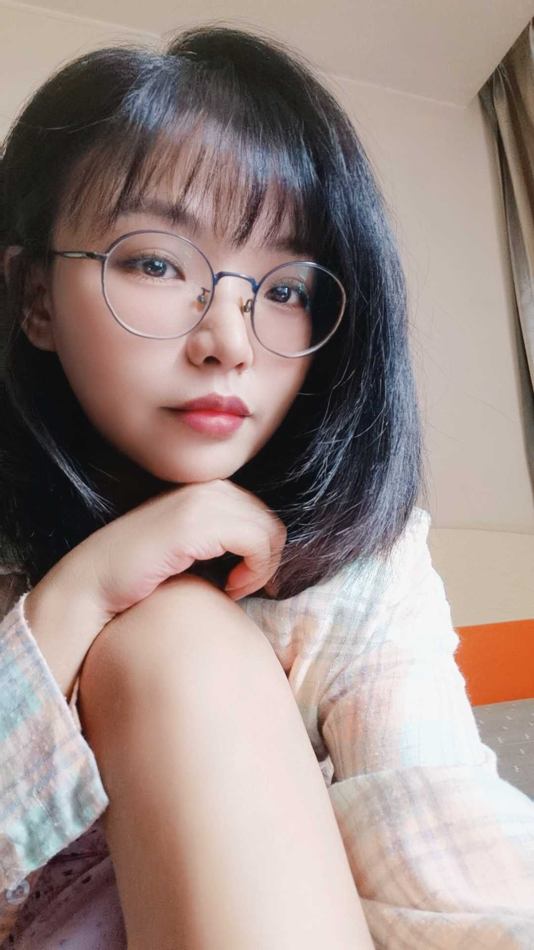 风Sao眼镜妹儿，服务相当到位