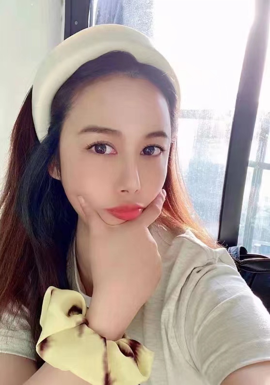 翘臀妹妹财财
