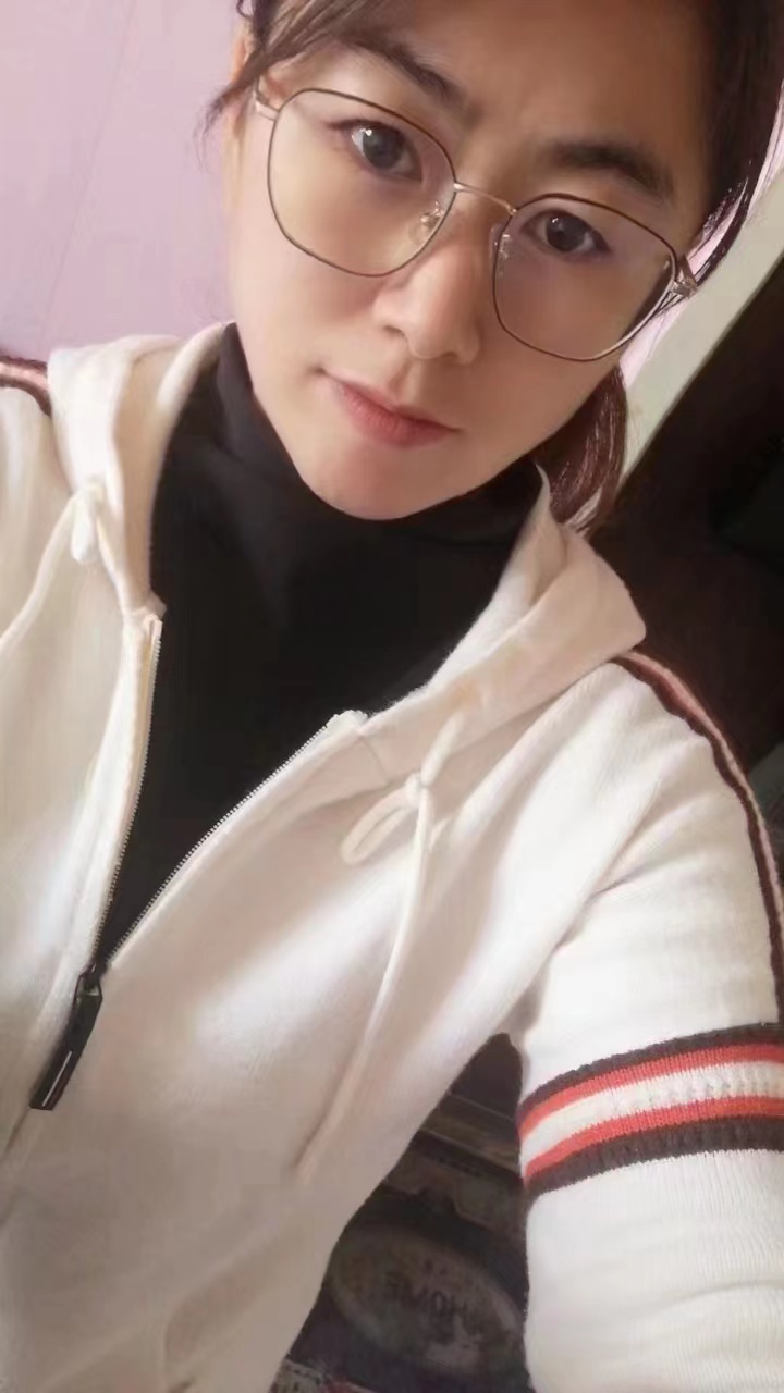 胸大服务还不错的少妇