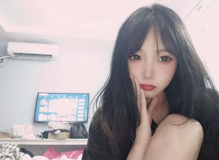 身材很棒的年轻妹子