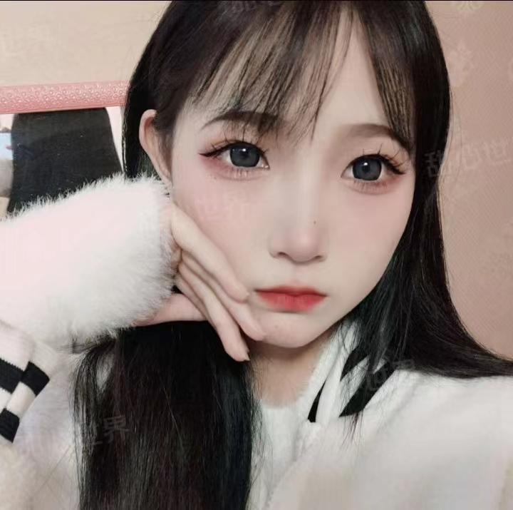 身材很棒的年轻妹子