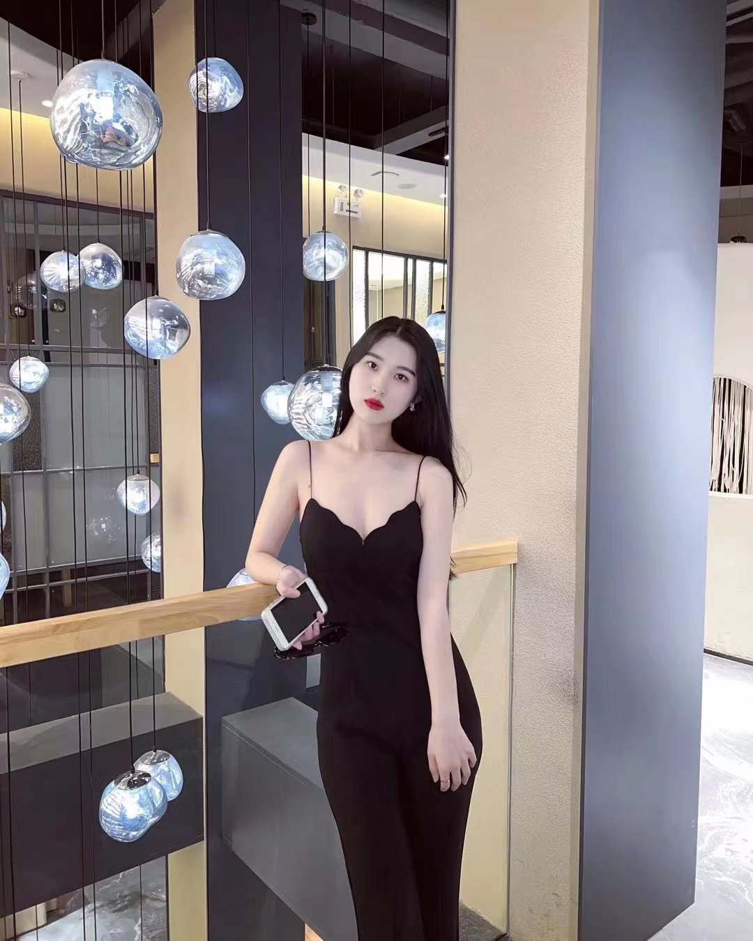 服务朵朵，人粉嫩前凸后翘，可上门