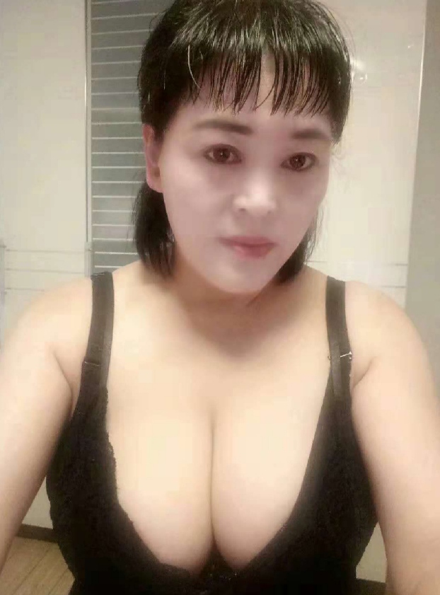 巨乳，玩的嗨，服务多
