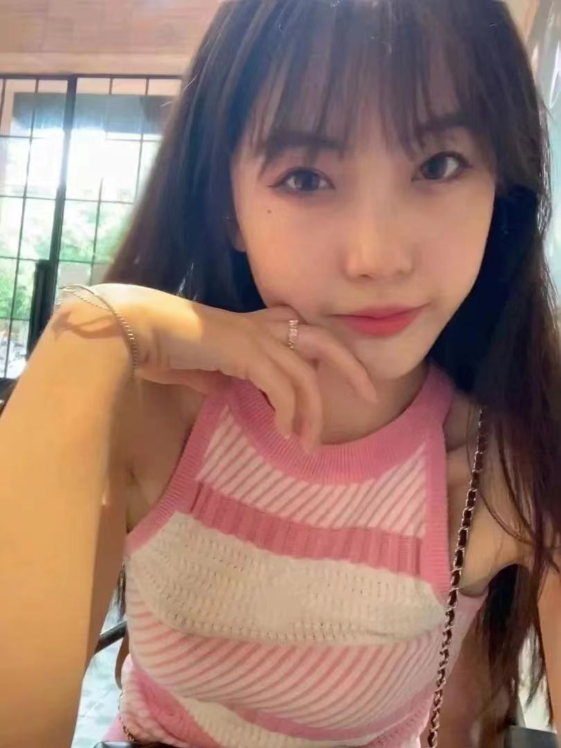 妹子很漂亮，太让人有欲望了