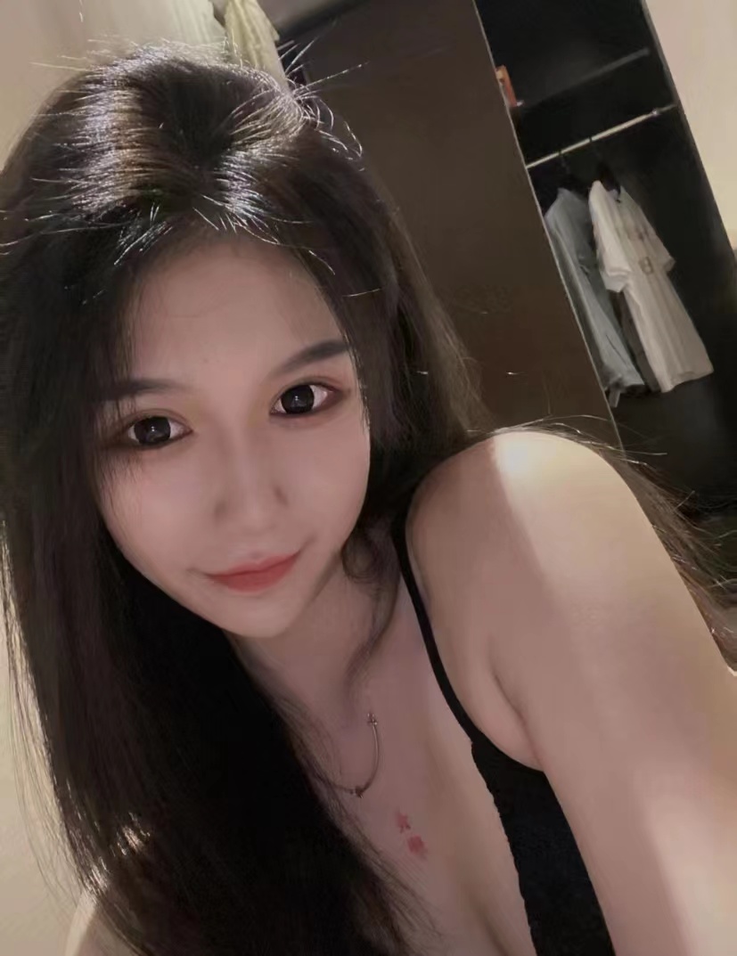 胸大臀翘，懂事配合