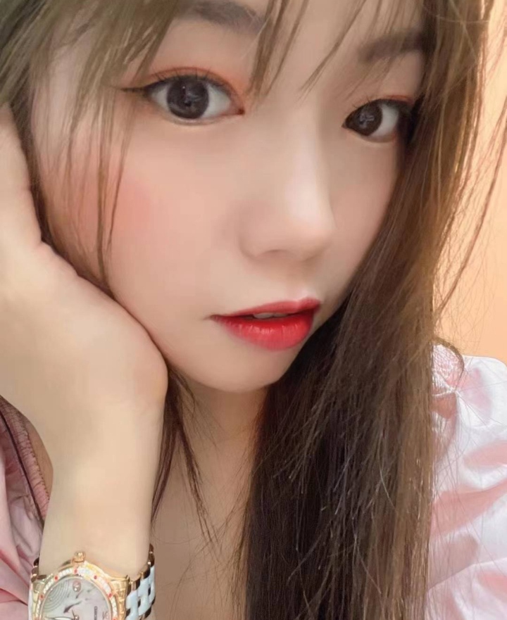 *桥性感大胸妹