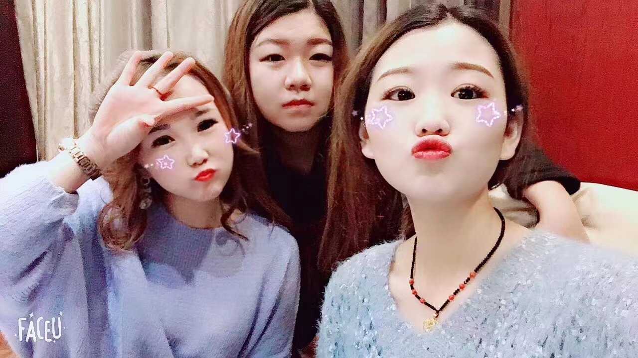 姿势都很配合