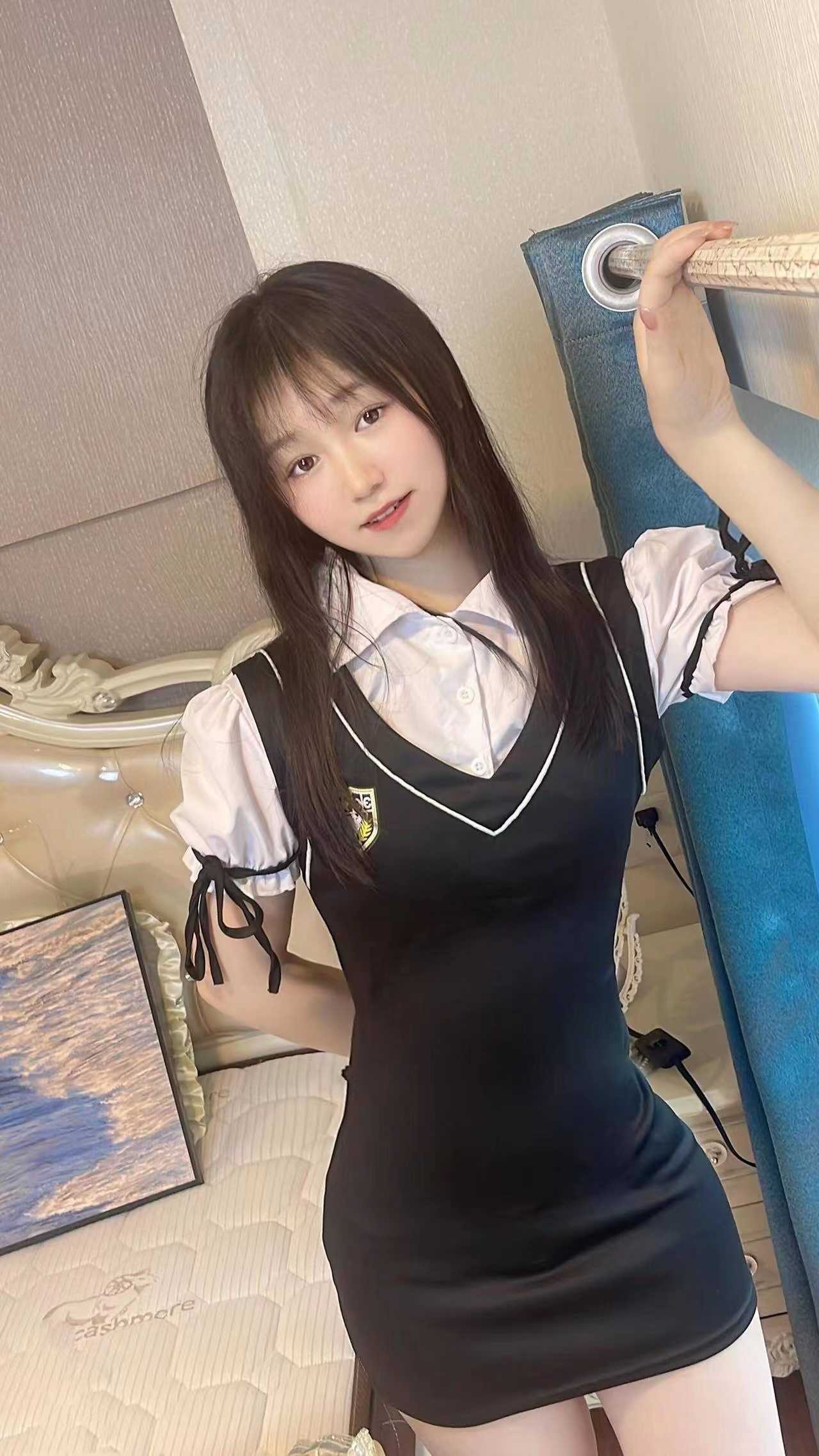 04年会调情的水嫩学妹