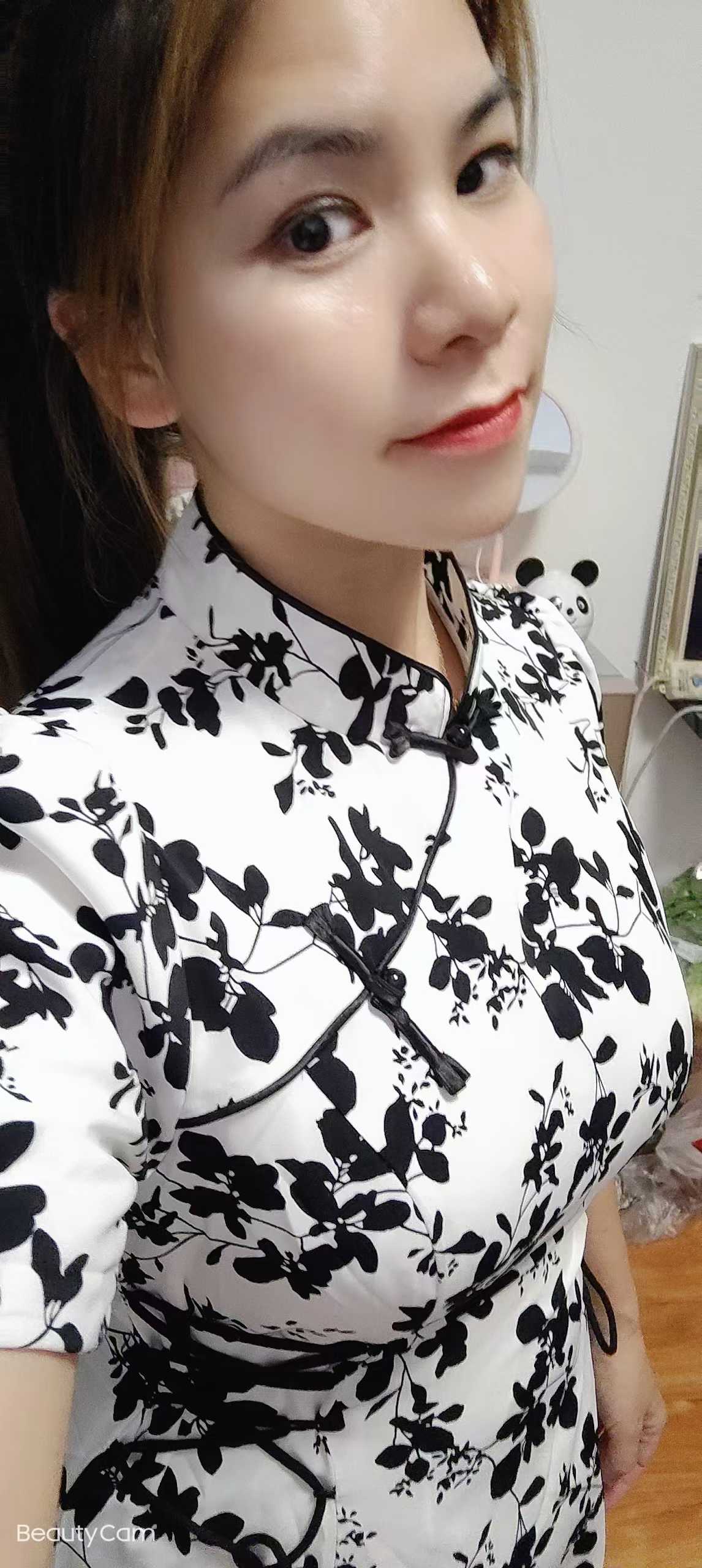 丰满性感少妇林