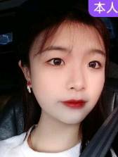 很羞涩的年轻妹子