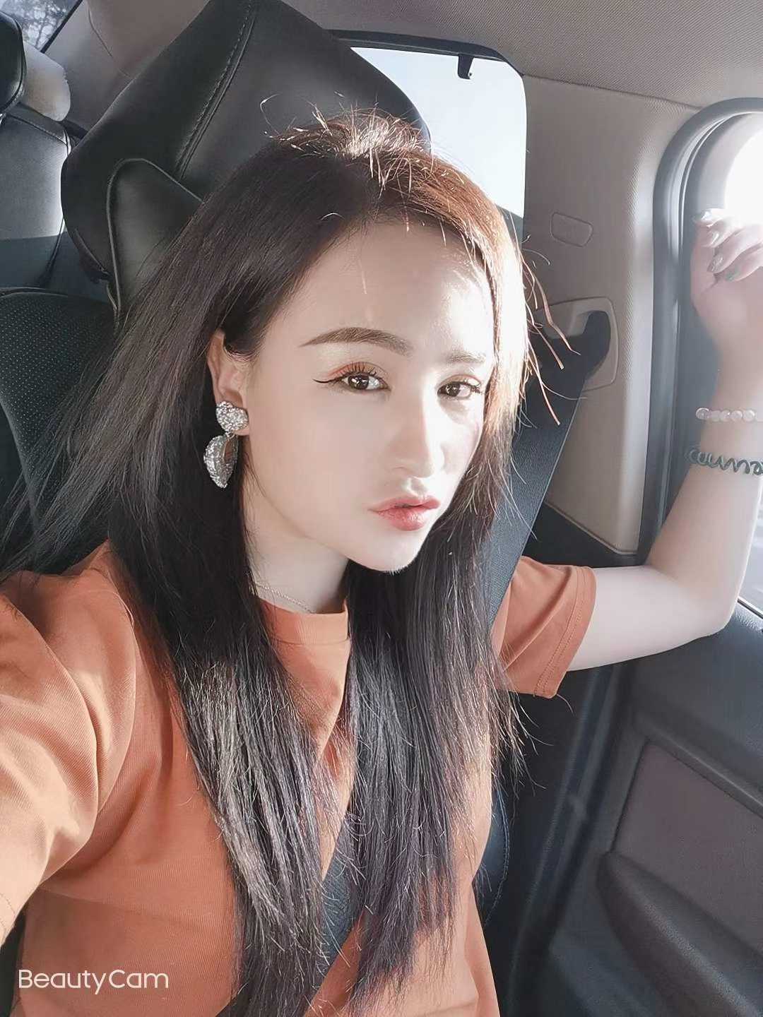 外滩妹子溪溪