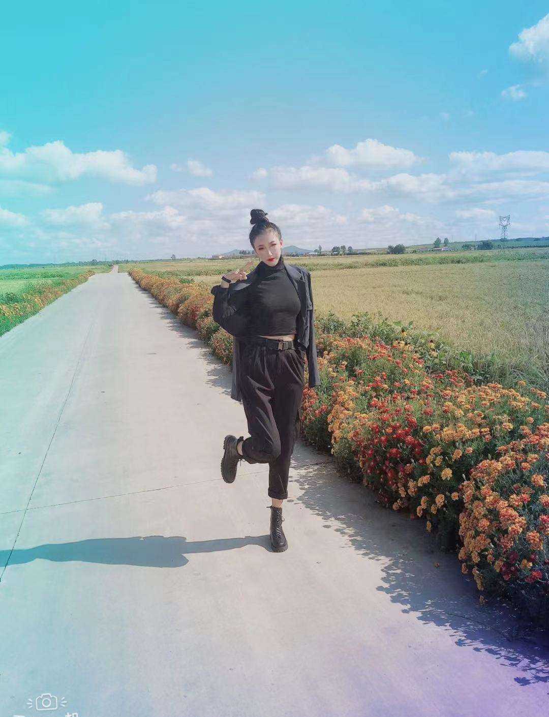 比较苗条,身材还可以