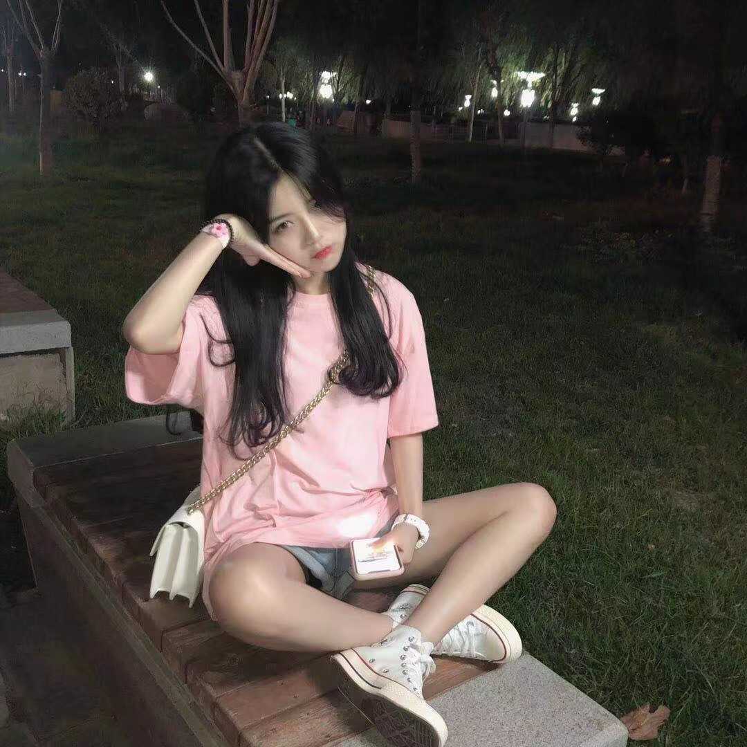 娇小玲珑服务系清纯妹子