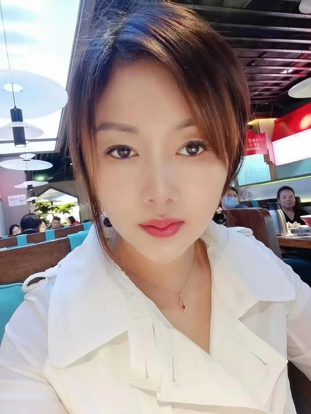 龙岗翘臀少妇