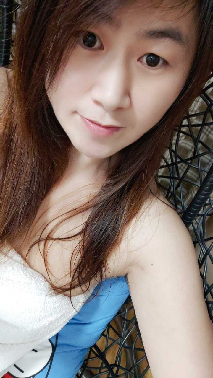 姿势随意，个人兼职