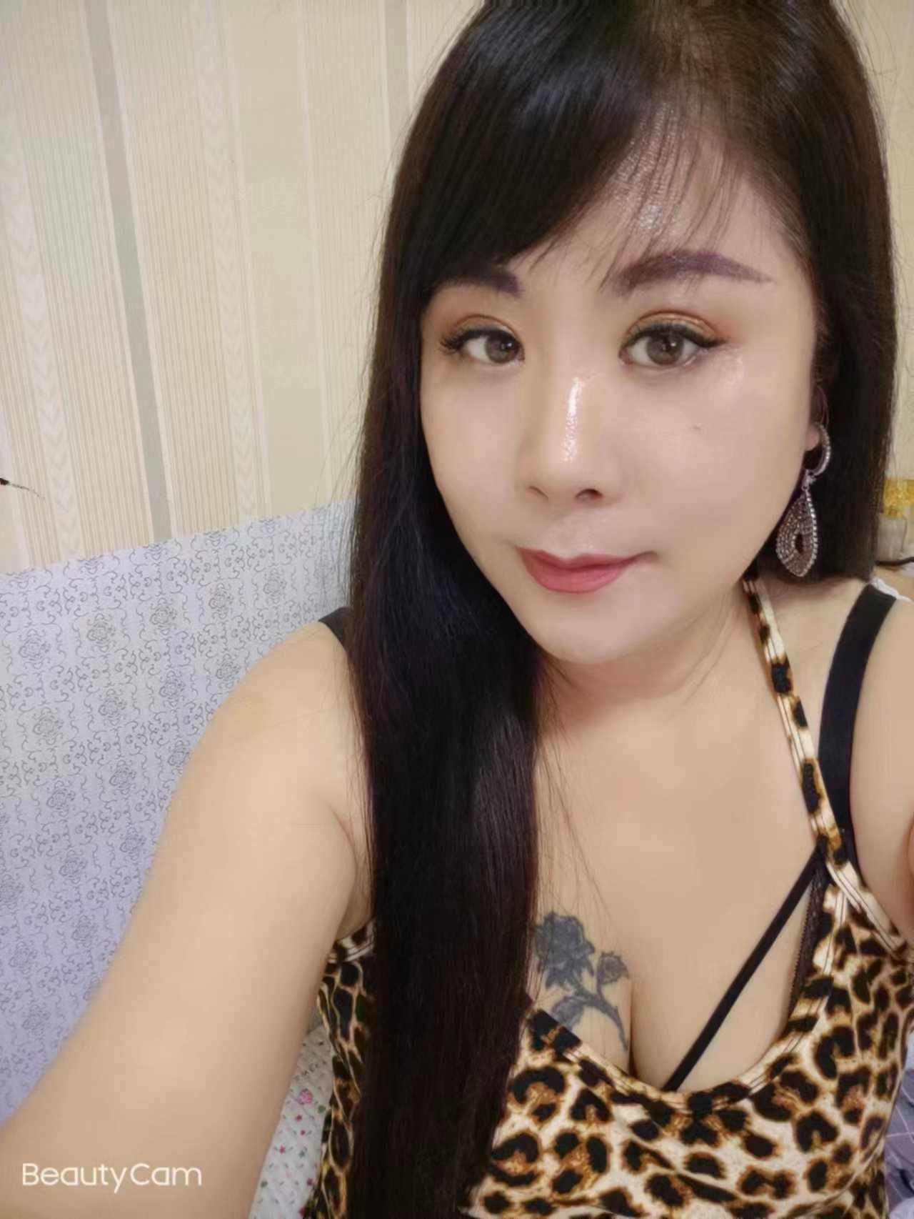 服务可以，大胸，身材微胖