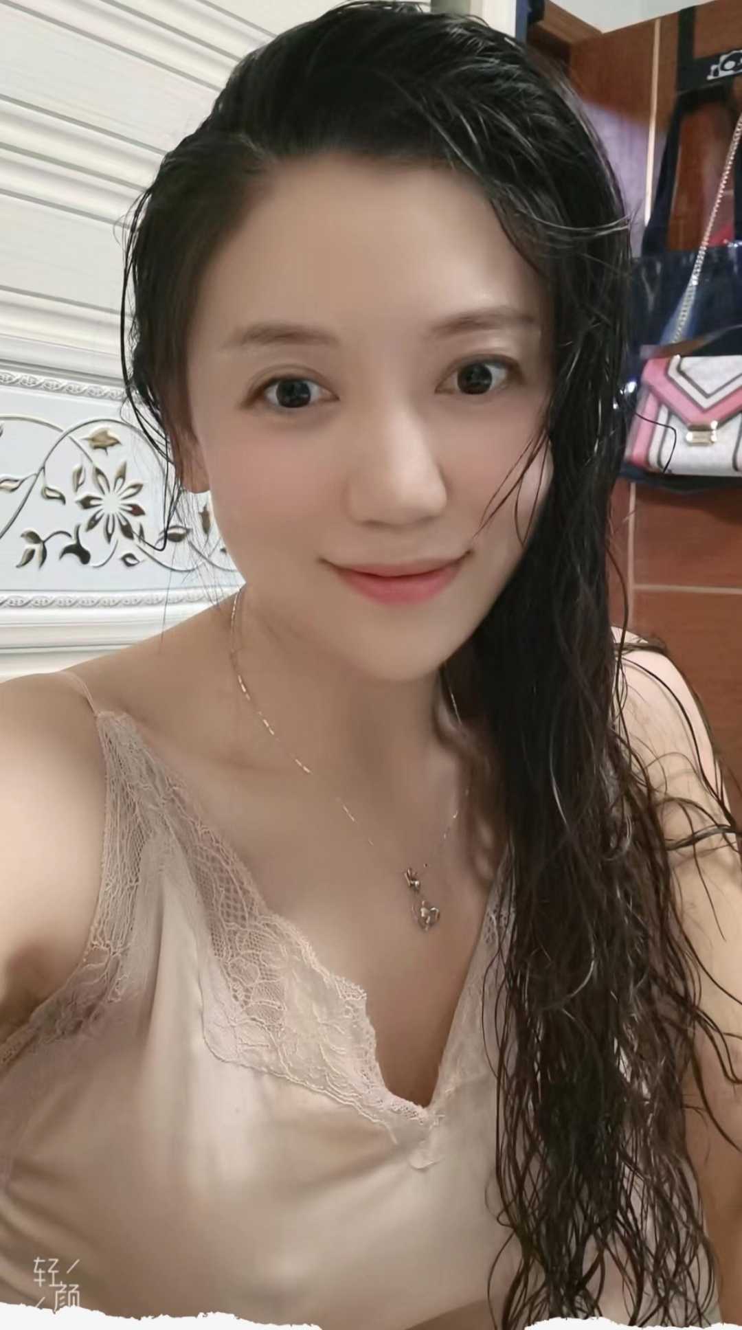 舔的很舒服的风韵少妇