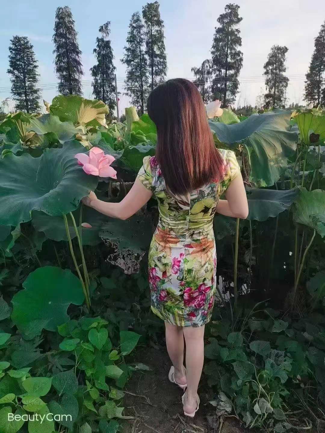 气质型 很像职场里的Sao姐姐