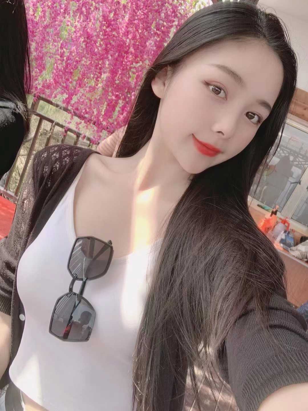 高挑美女,服务很给力很用心