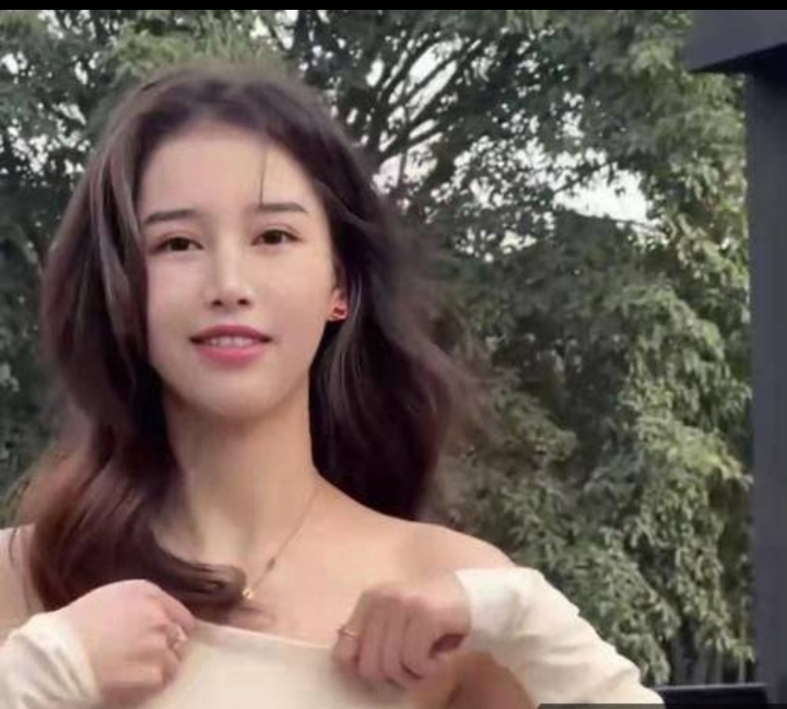 刚刚下海的妹子