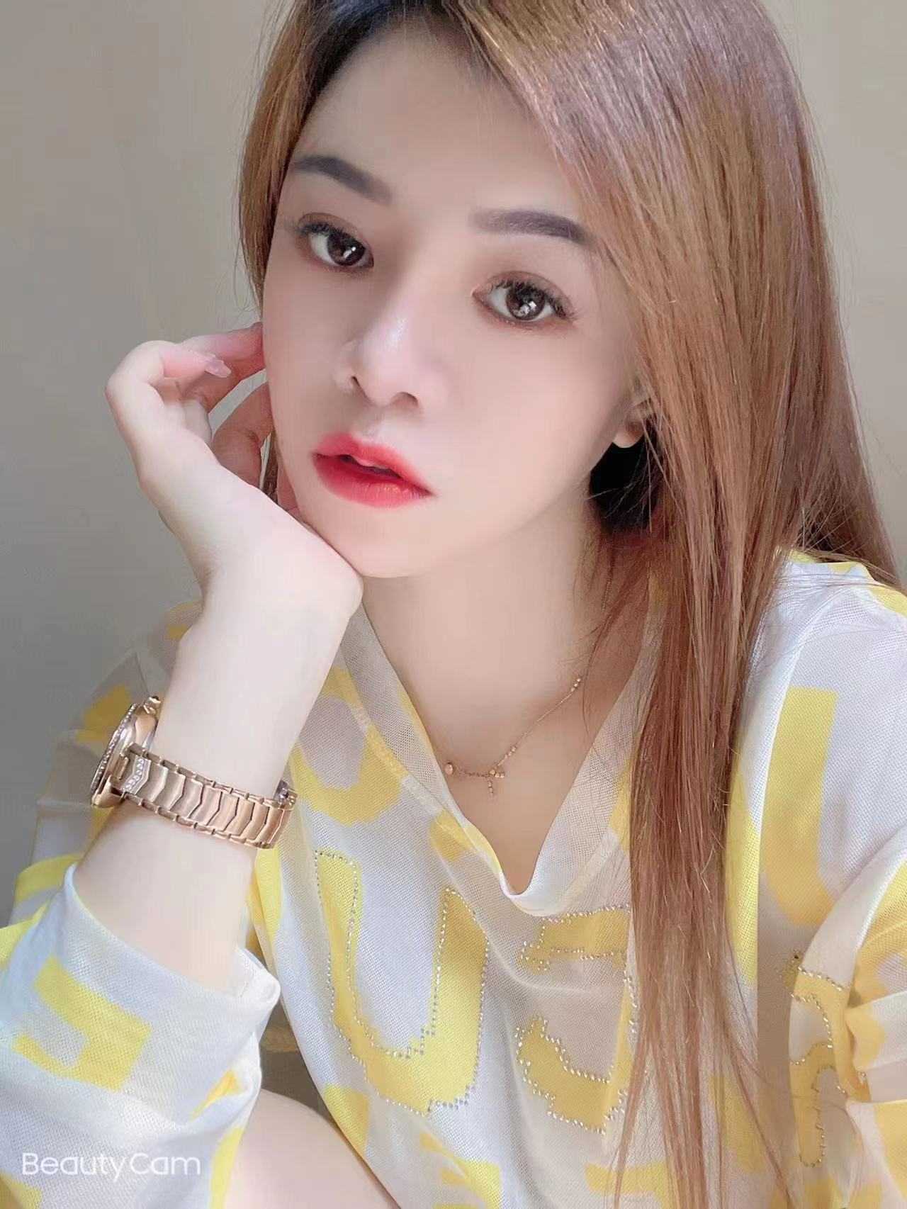 会舔会夹会吸技术一流性价比高的漂亮妹子