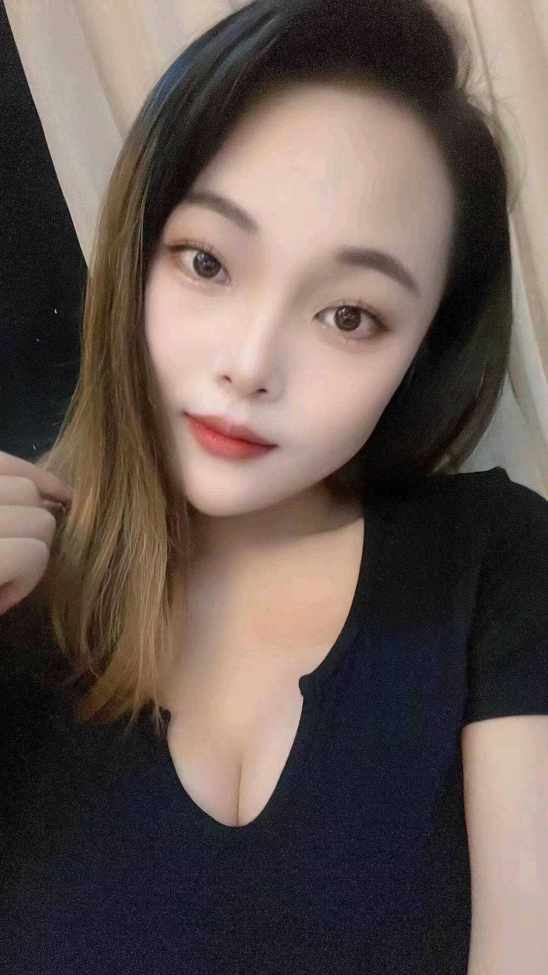 身材火辣的小姐姐