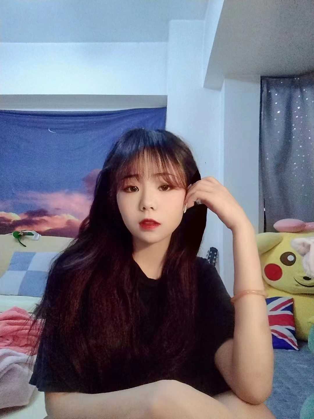 漂亮可爱的嫩妹子