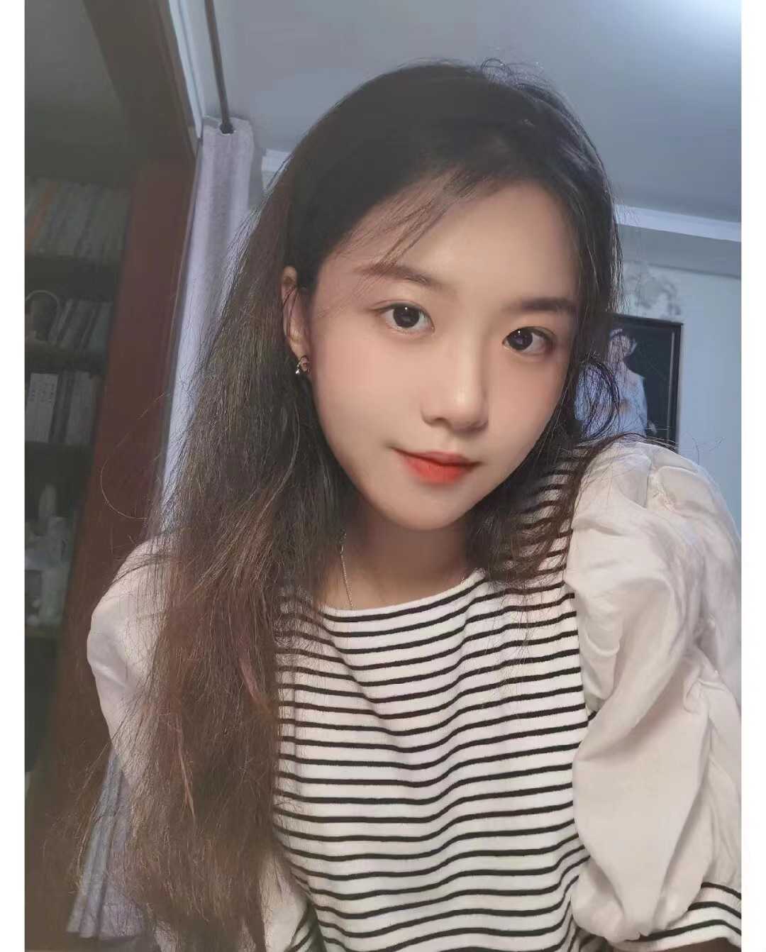 粉嫩的阴唇给夹的特别紧