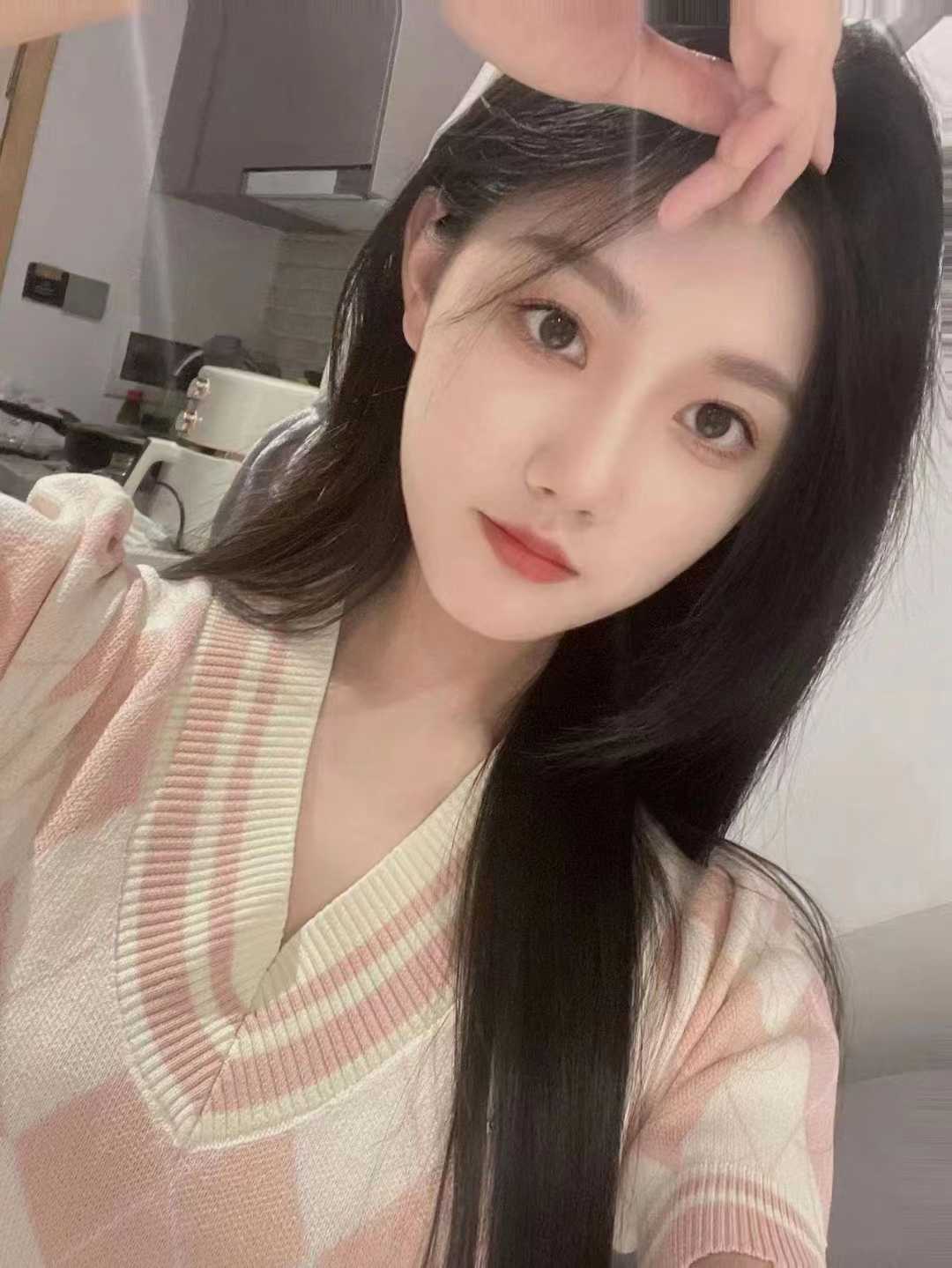 服务多身材好舔活一流的年轻妹子