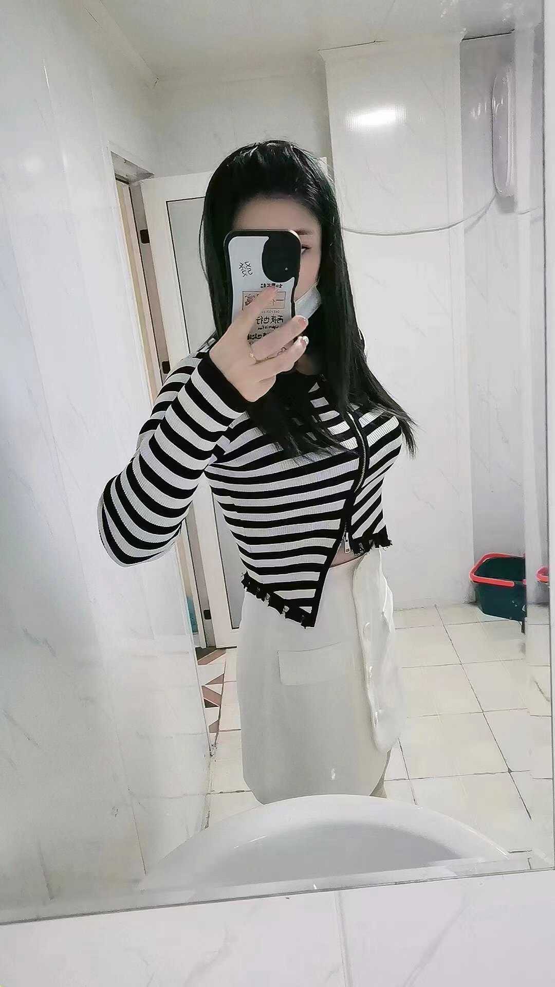 做ai很投入，有种也喜欢被干的闷sao型感觉