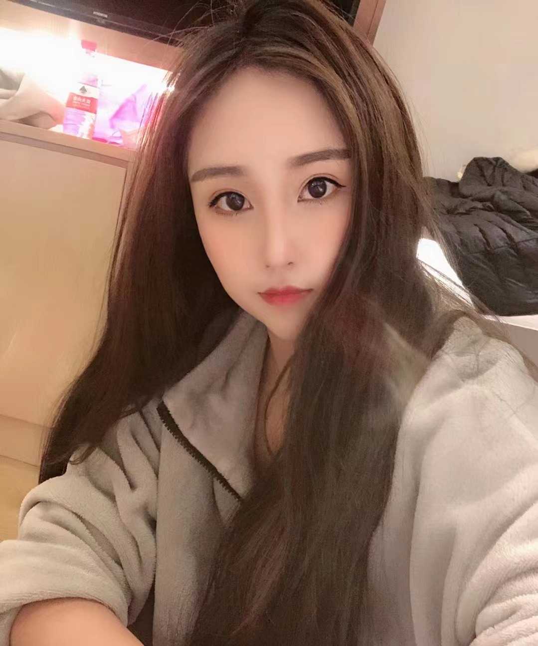 灵灵后学生妹自己单飞