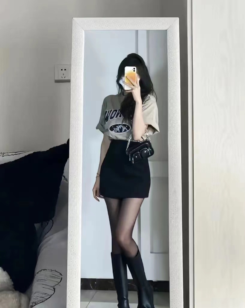 身材很棒,也有颜值的妹子