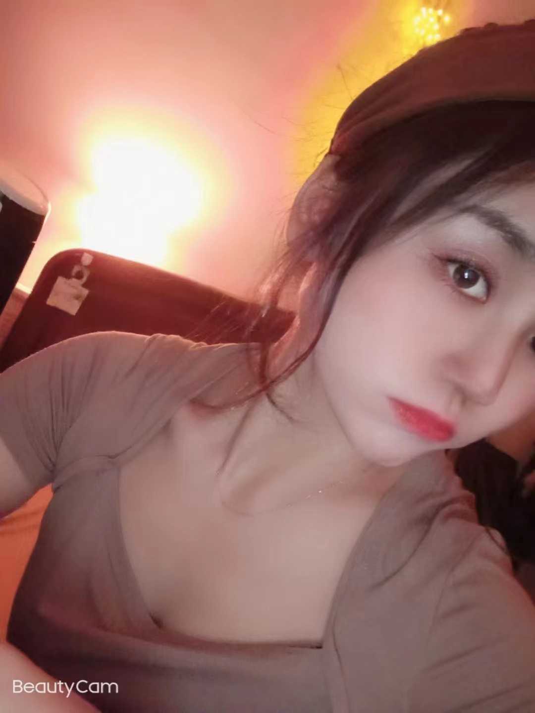 技术一流的风韵妹子