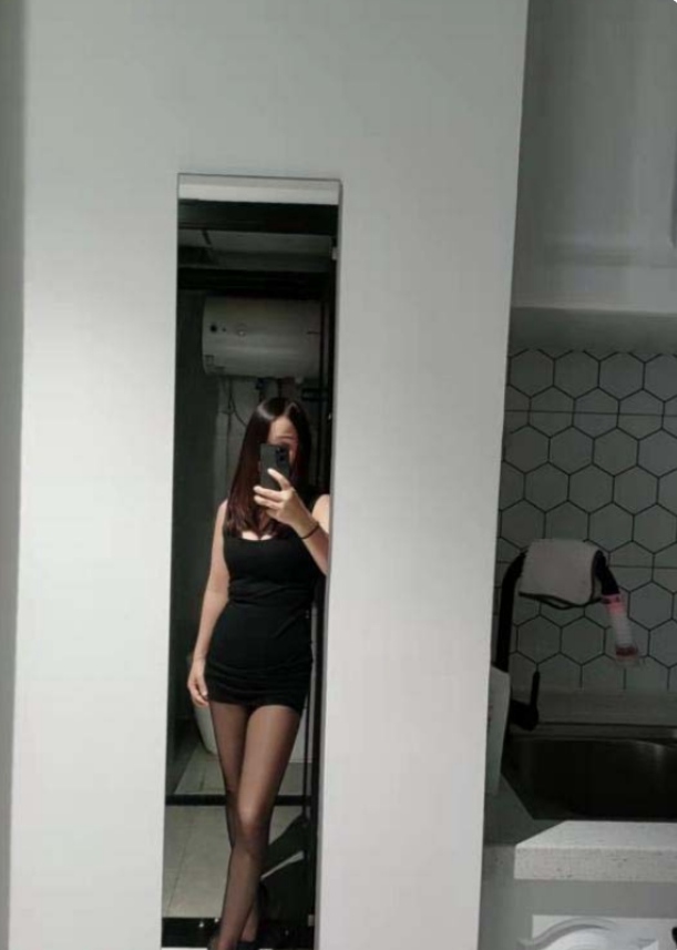 性感开朗小师妹