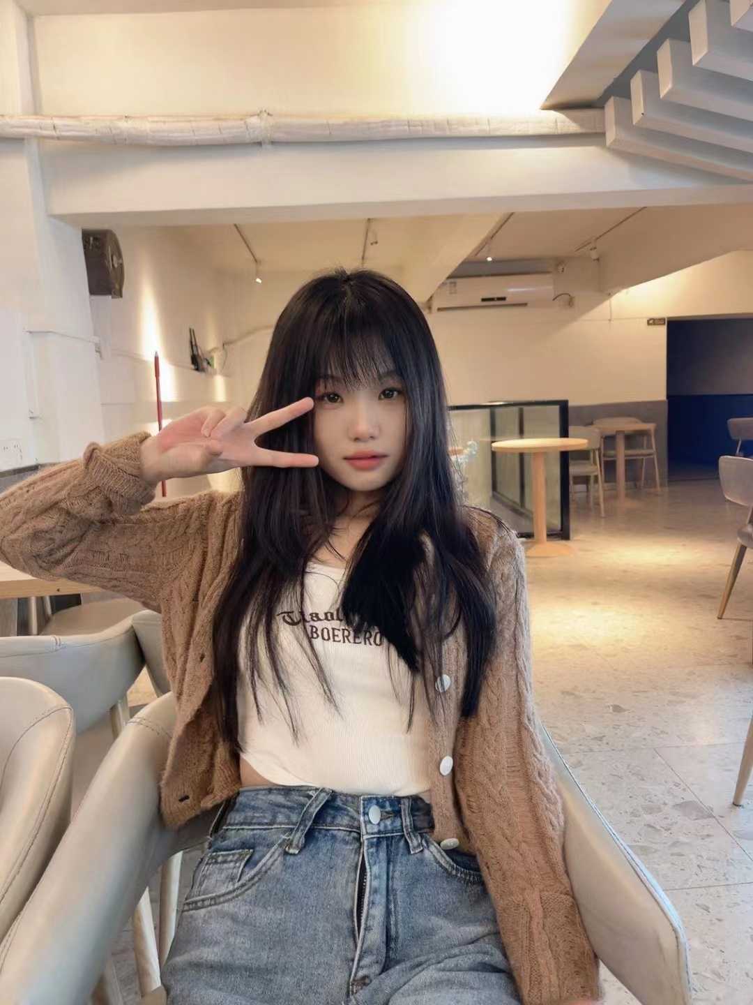 刚出道的小白妹子