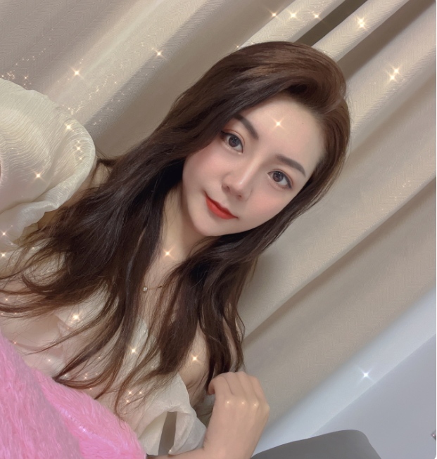 漂亮大方身材性感的御姐