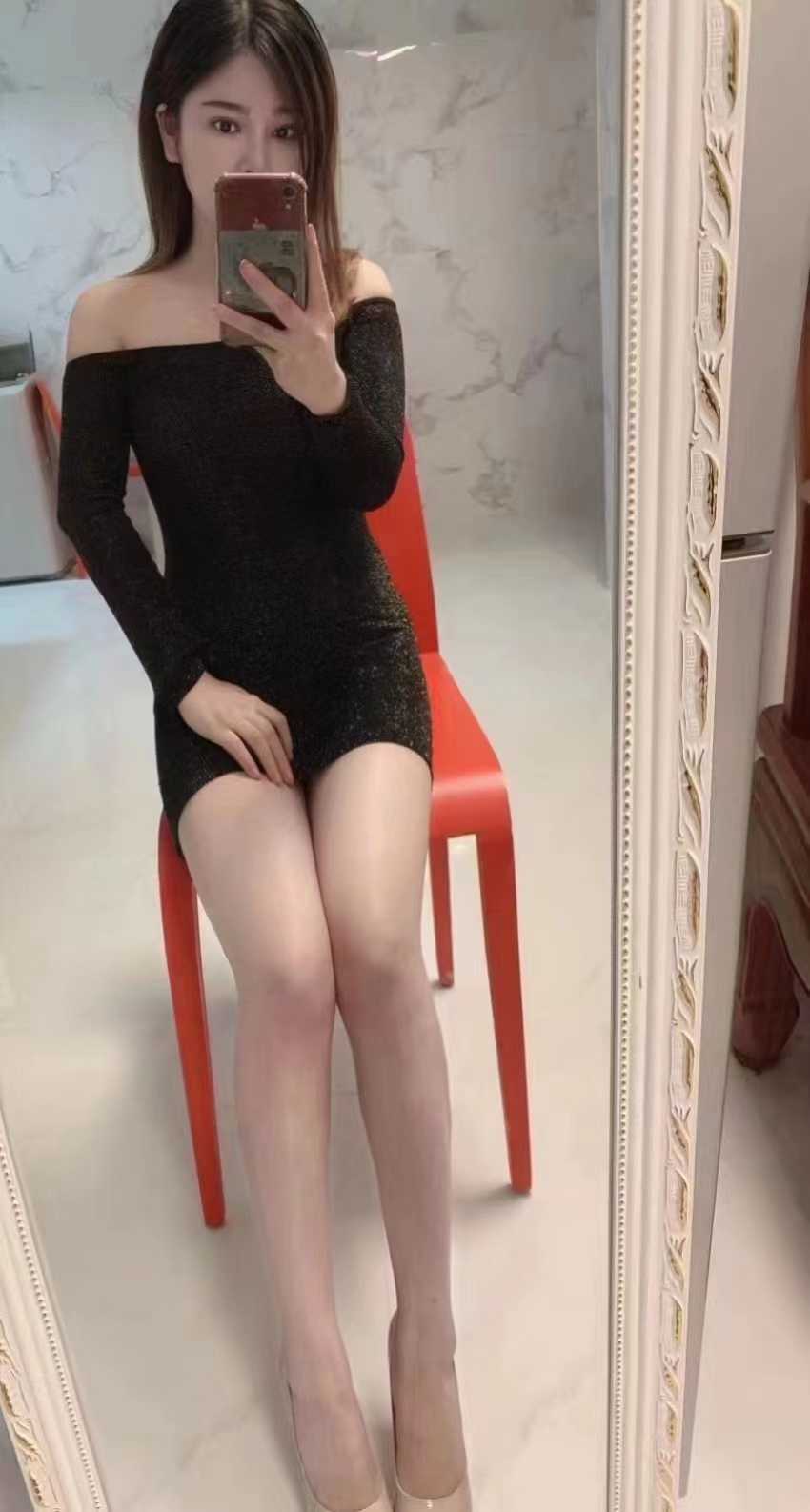 长腿黑丝小妹，值得二刷