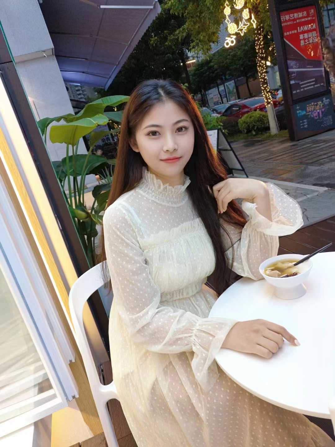 掰着腿用力打桩出货 很满意的探洞体验