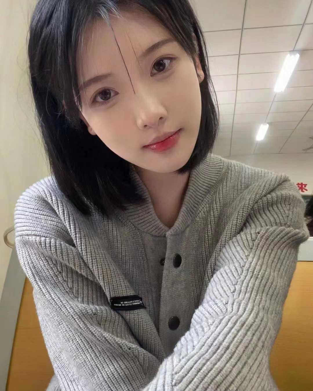 超级nice清纯学生妹