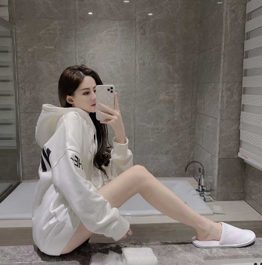 武侯超白美女