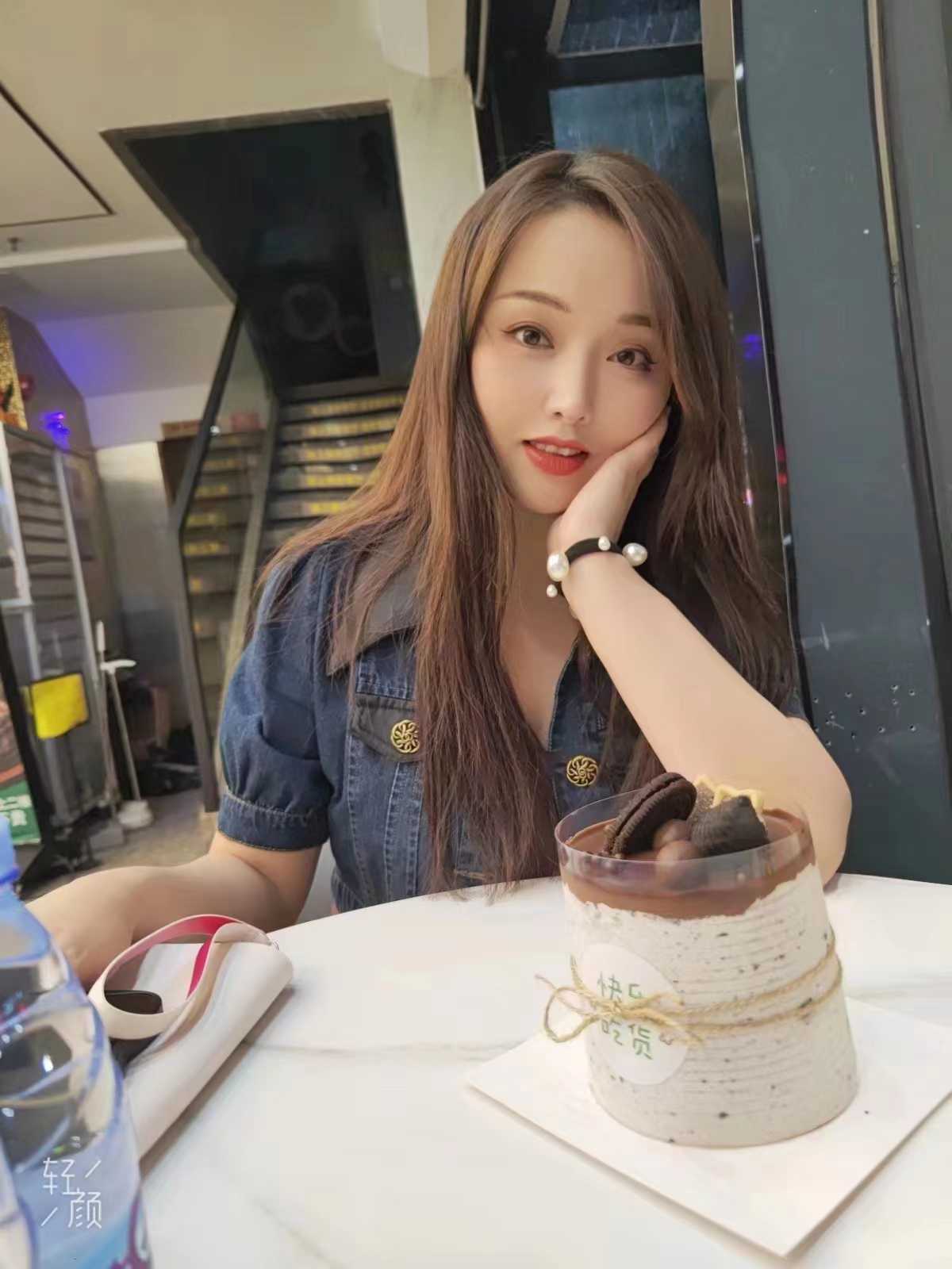 叫的真动听，各种动作都能做出来配合我