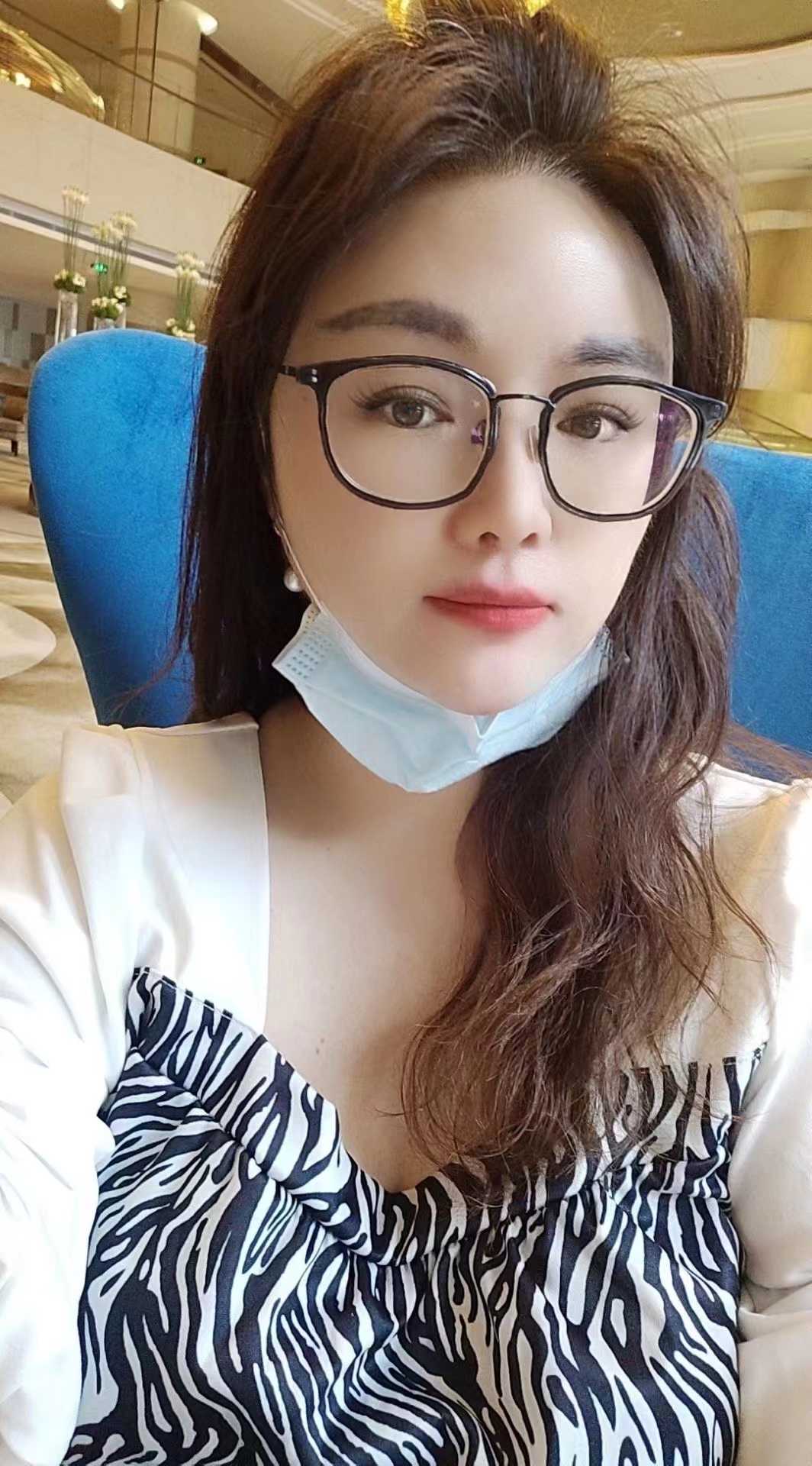 江干区迷人的眼镜小妹