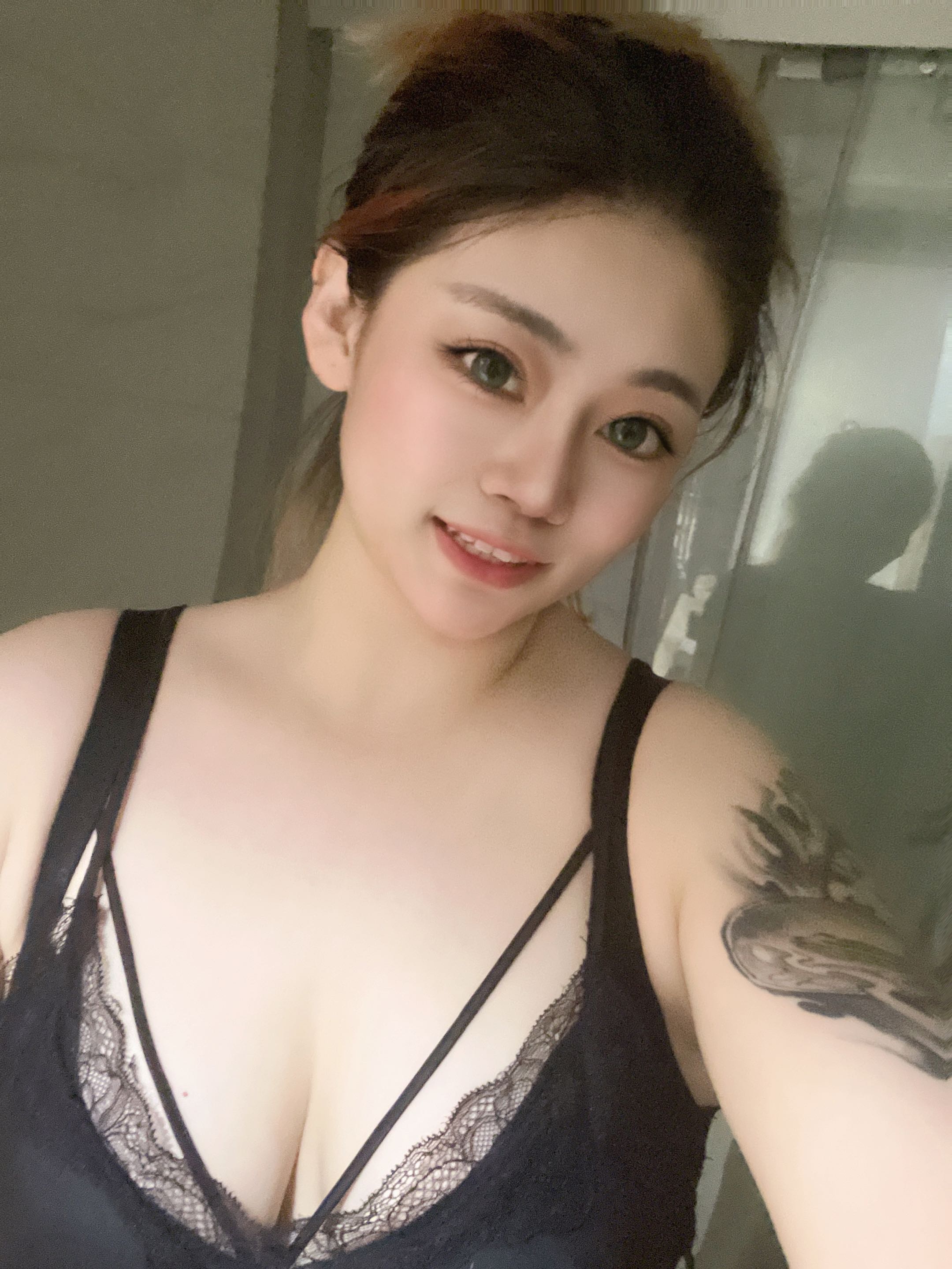 满意，年纪小，温柔