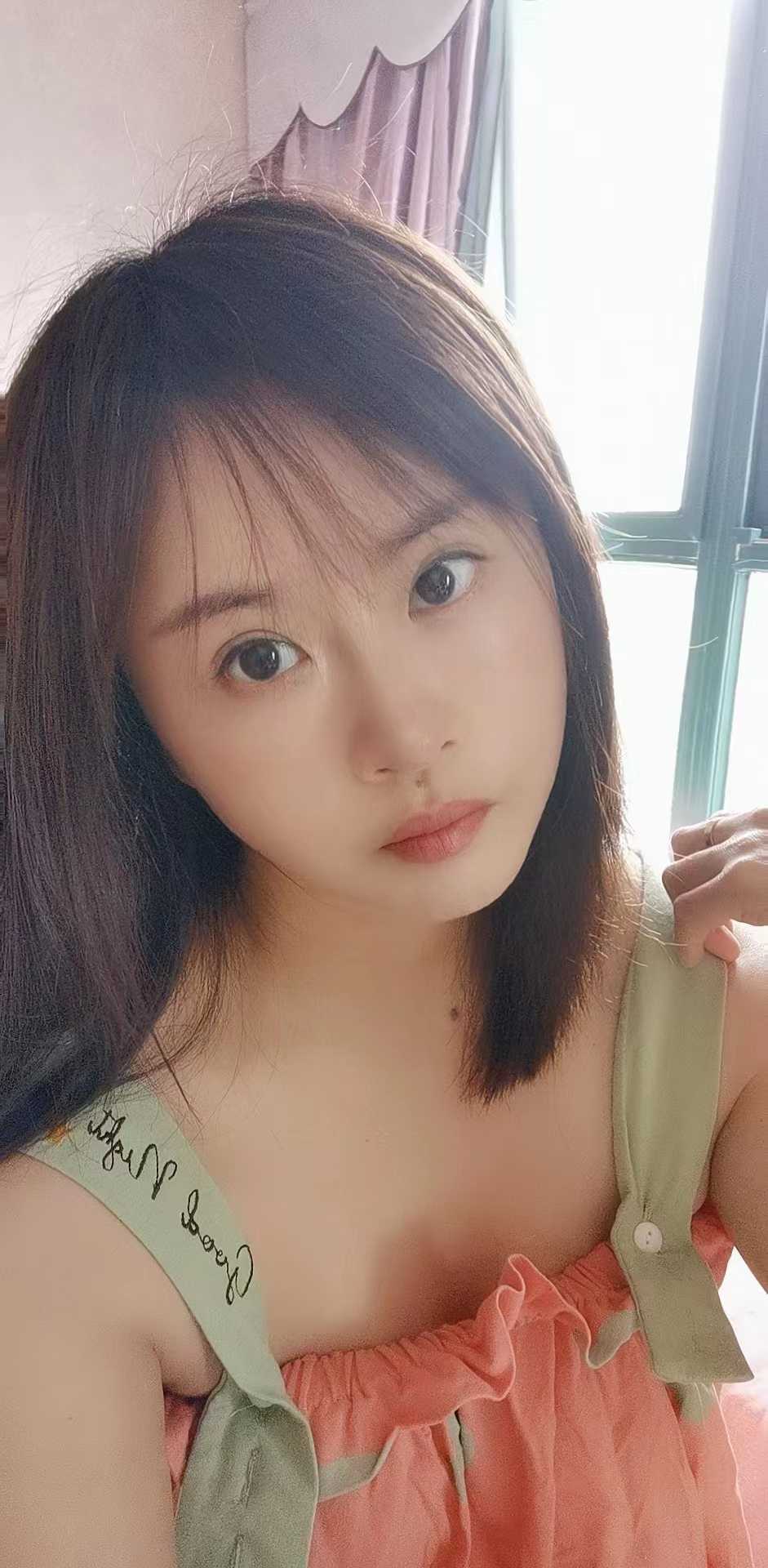 屁股翘，干起来超级爽，很带劲