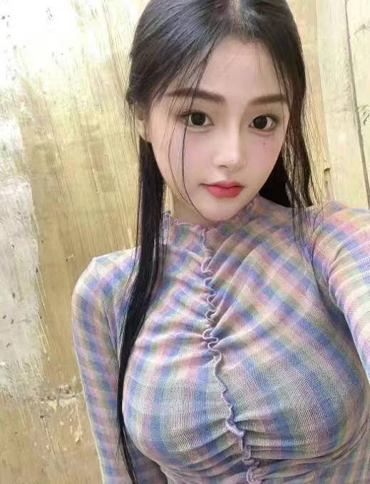 胸大屁股翘，很会玩