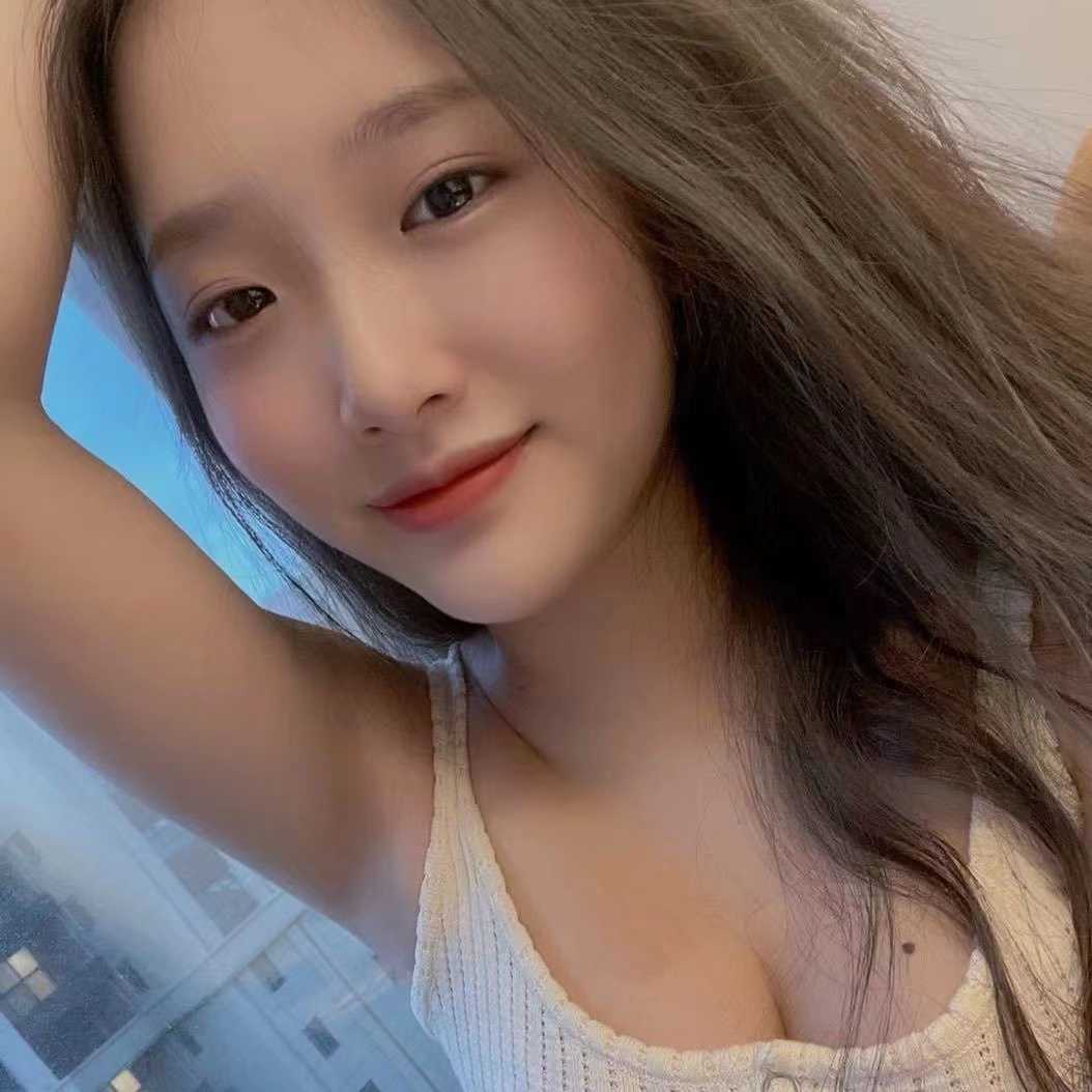 下面特紧，淫水还很多