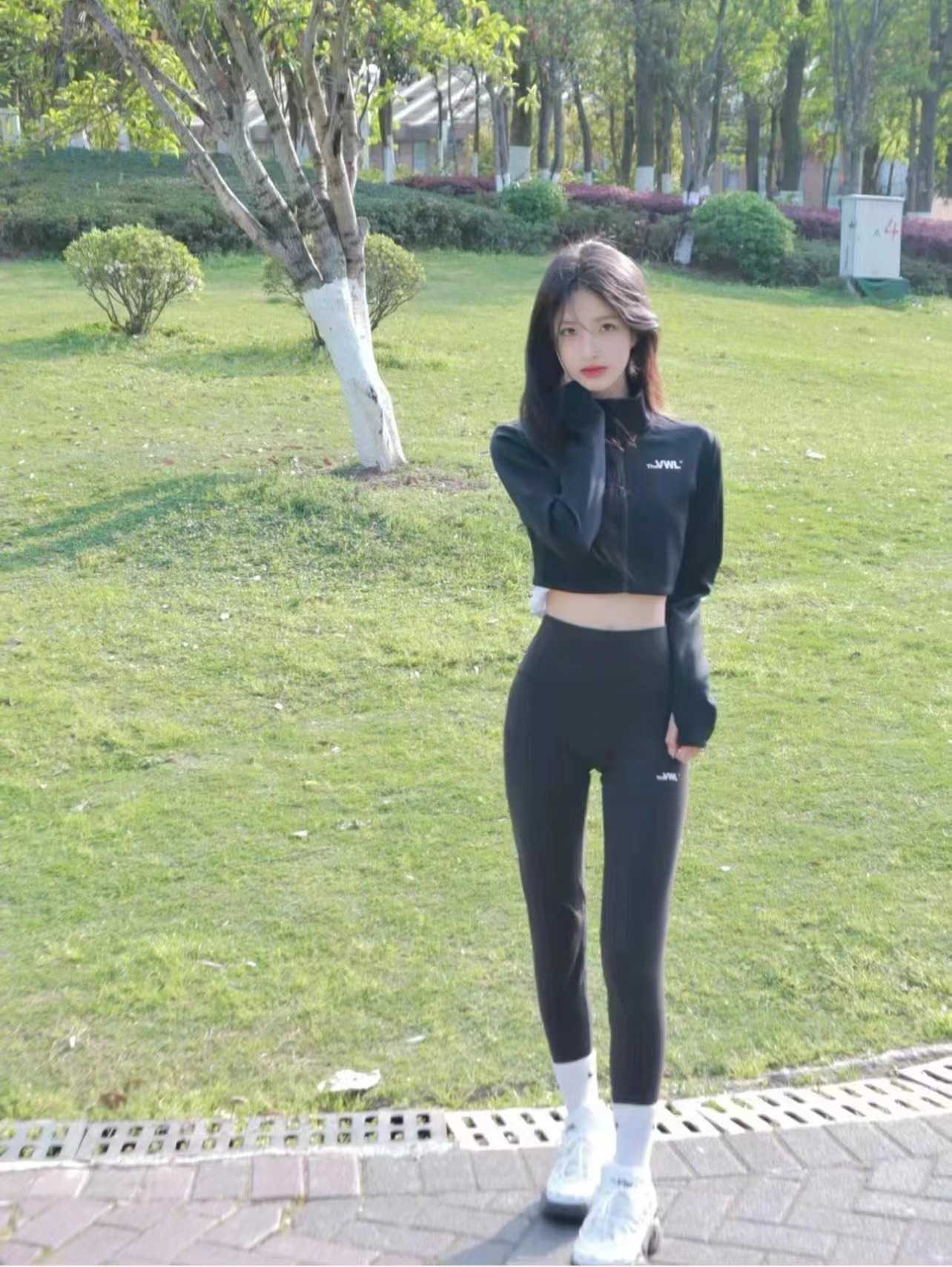 很是配合,各种姿势拿捏